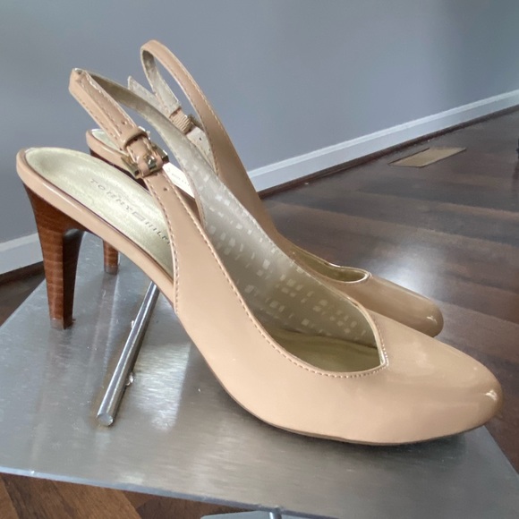 Tommy Hilfiger Nude Round Toe Slingback pumps - Picture 4 of 6